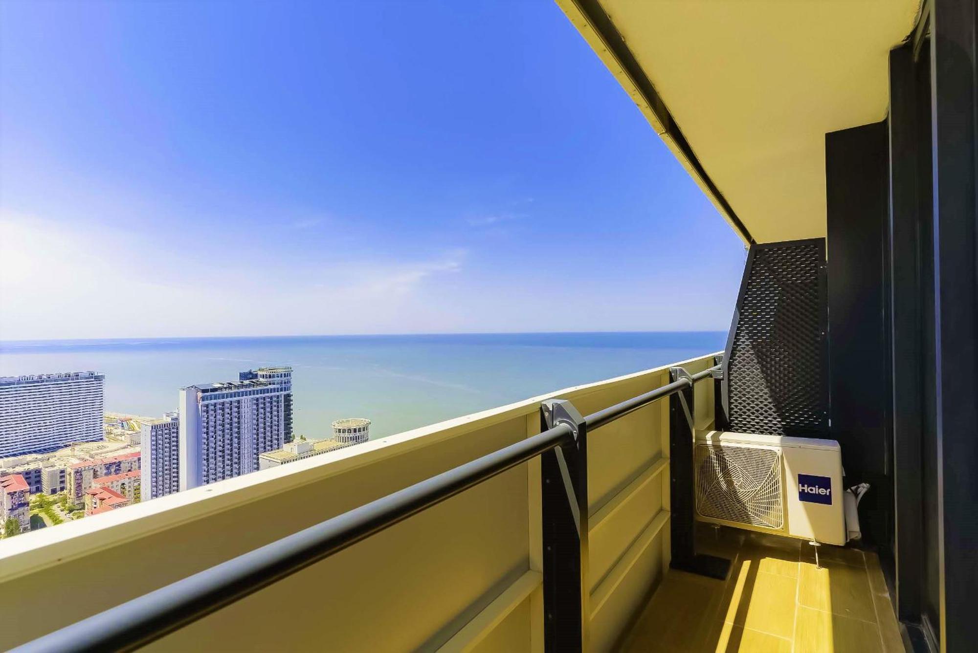 Orbi City Hotel With Sea View Batumi Exterior photo
